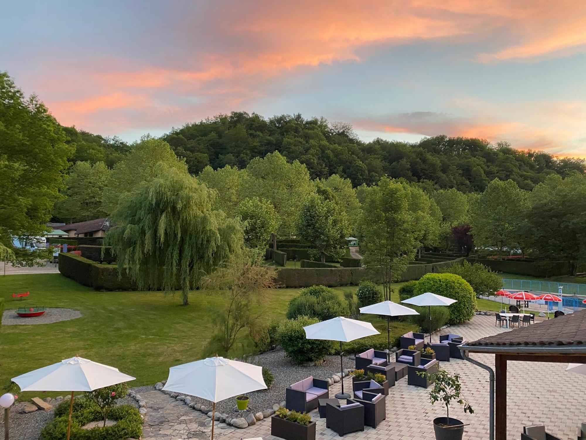 Hotel Complexe Les 4 Saisons Oust Zewnętrze zdjęcie