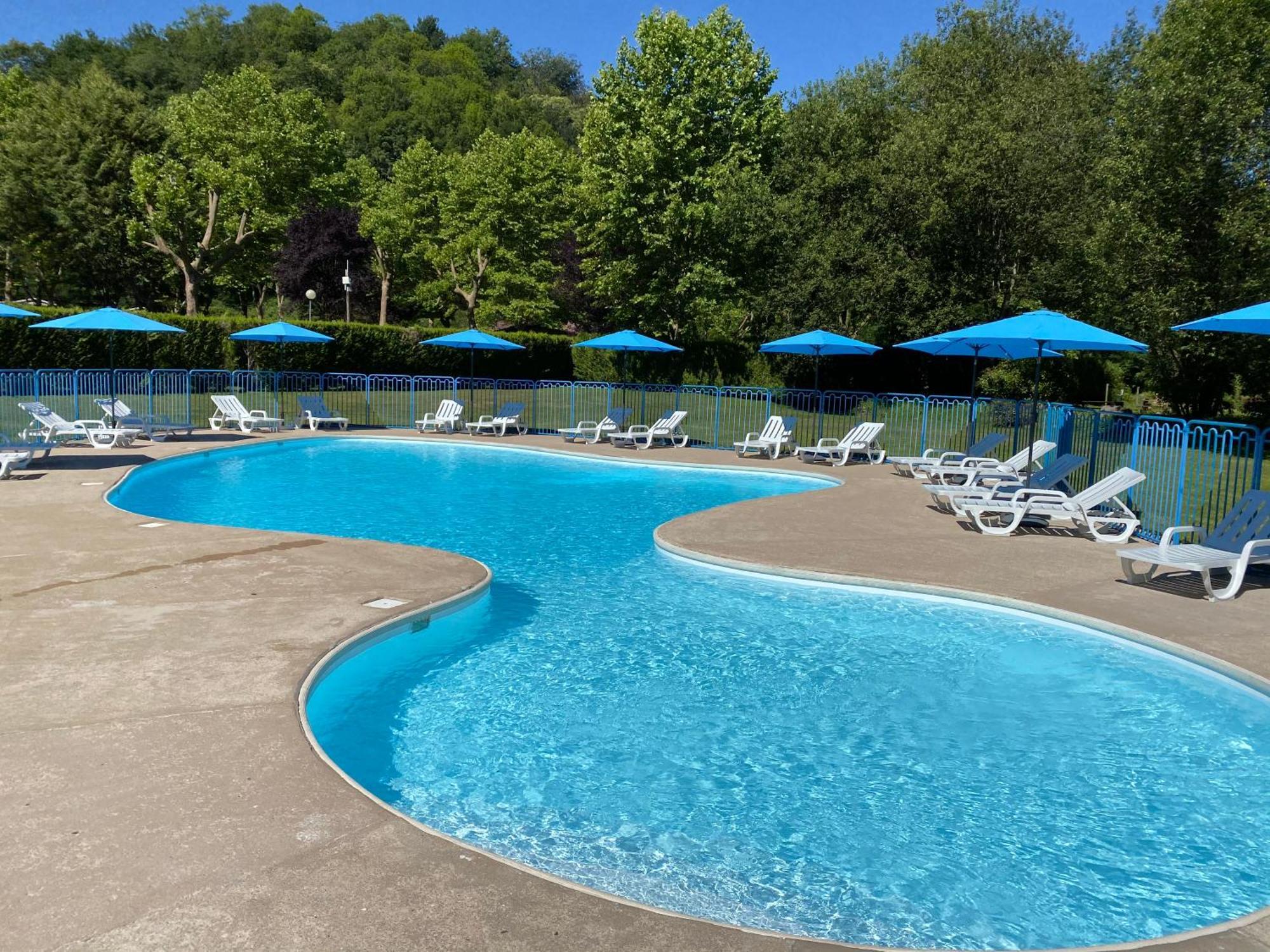 Hotel Complexe Les 4 Saisons Oust Zewnętrze zdjęcie