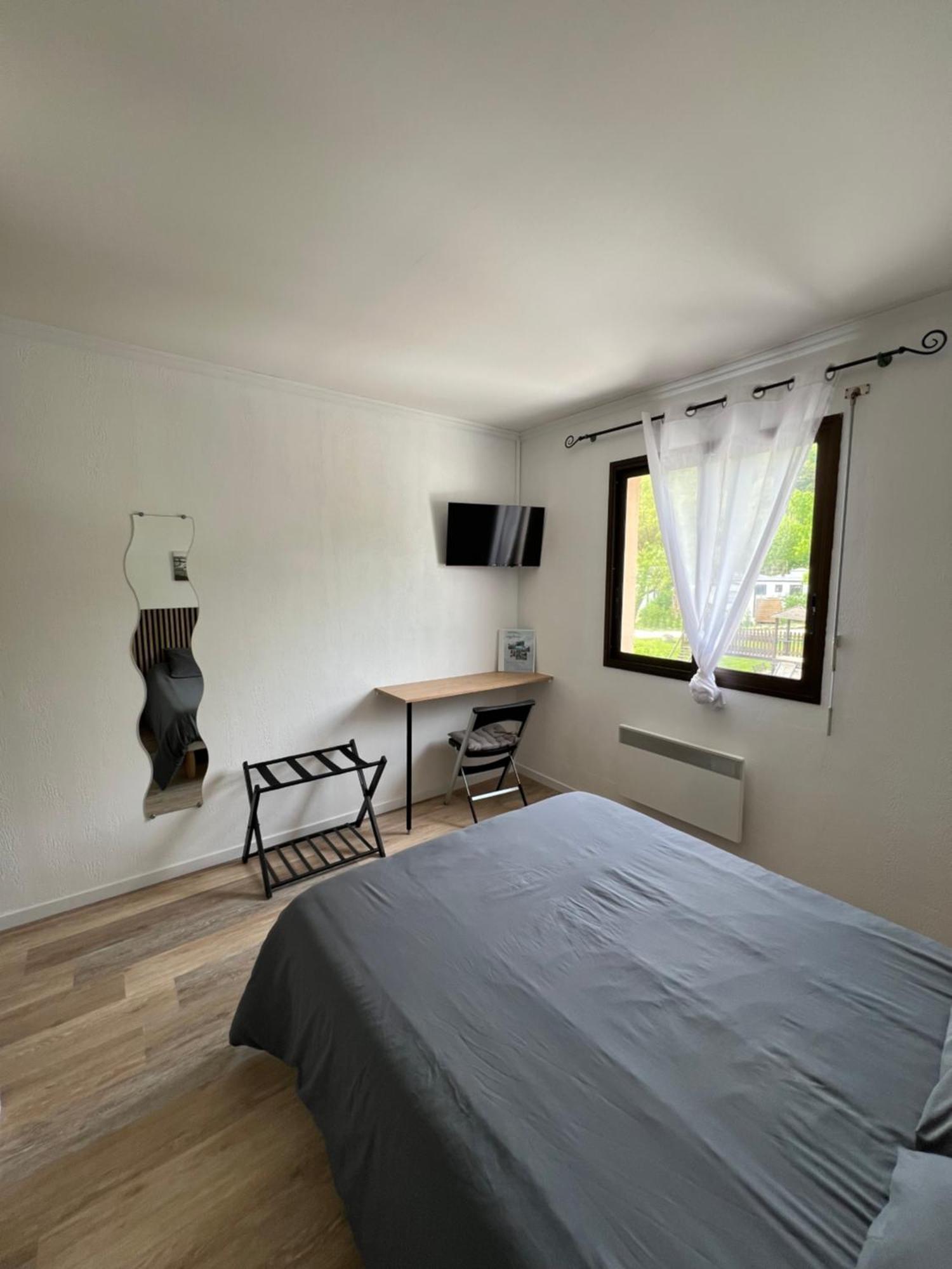 Hotel Complexe Les 4 Saisons Oust Zewnętrze zdjęcie